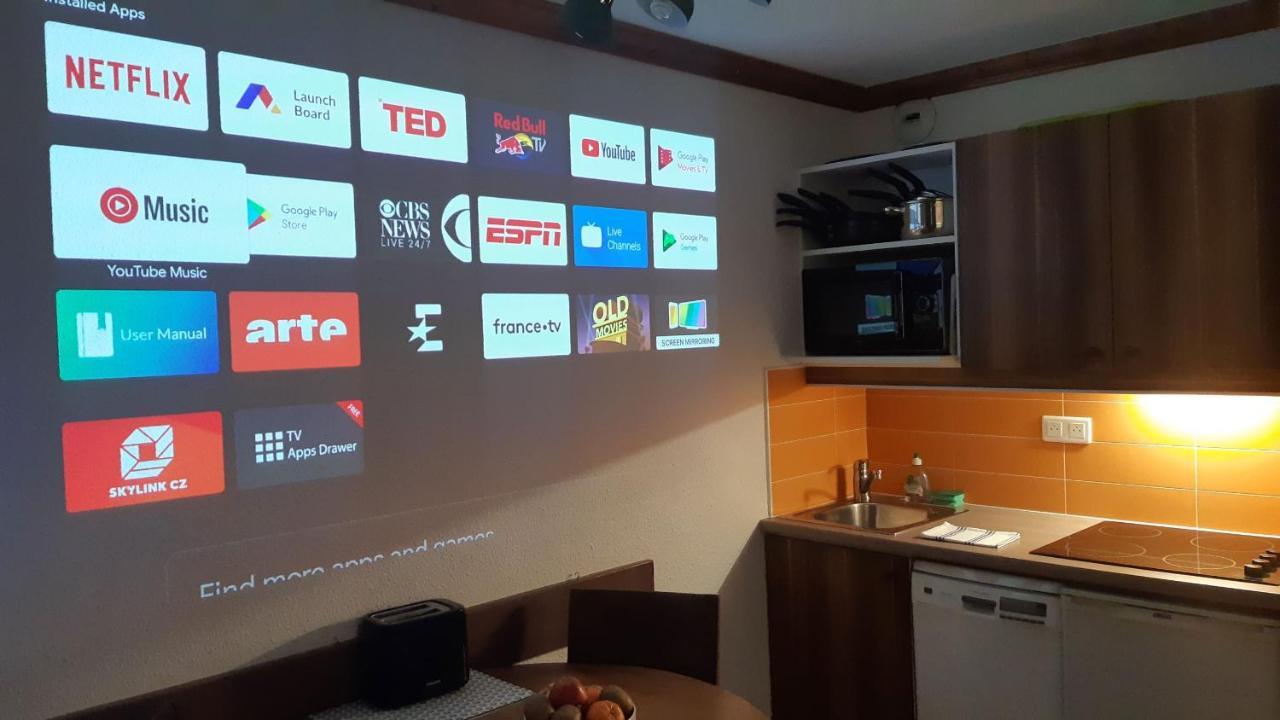 Apartament Superb View+Swim Pool+Smart Tv+Netflix+Projector Huez Zewnętrze zdjęcie